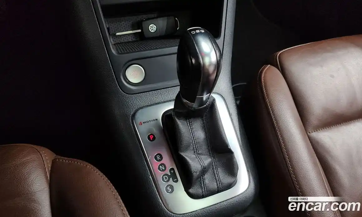 Volkswagen Tiguan 2012 2.0 автомат (гидро), фото 11