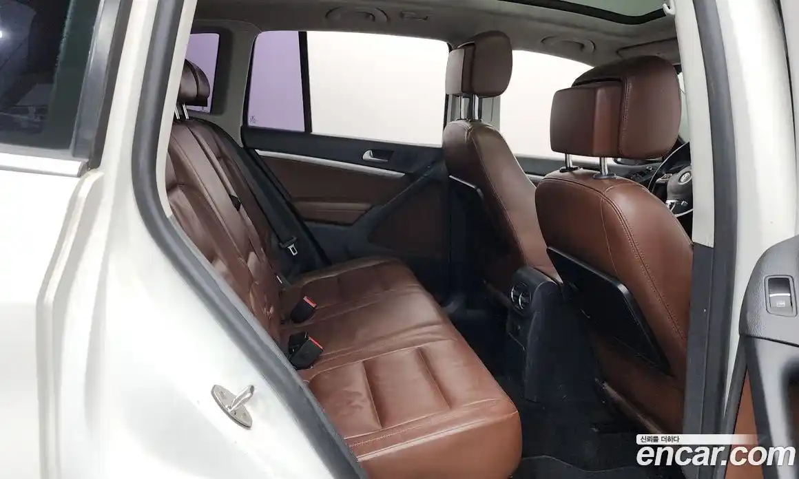 Volkswagen Tiguan 2012 2.0 автомат (гидро), фото 16