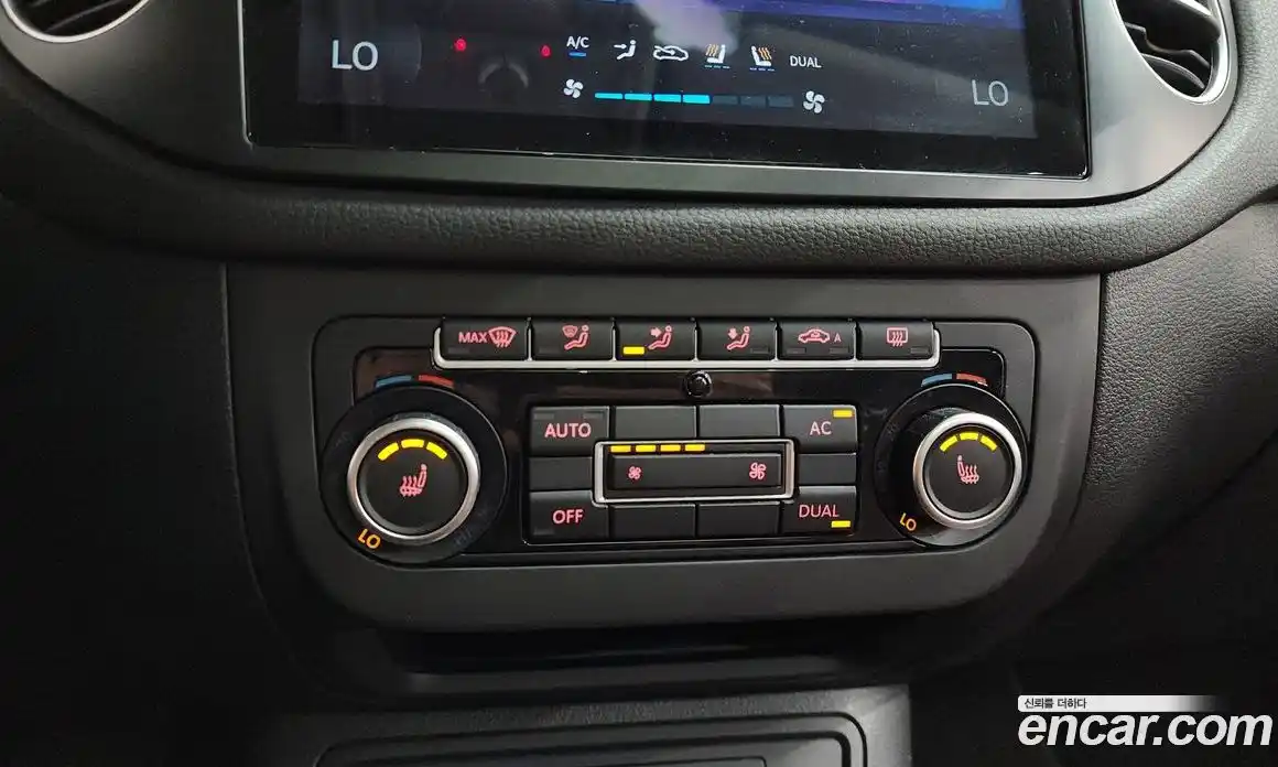 Volkswagen Tiguan 2012 2.0 автомат (гидро), фото 17