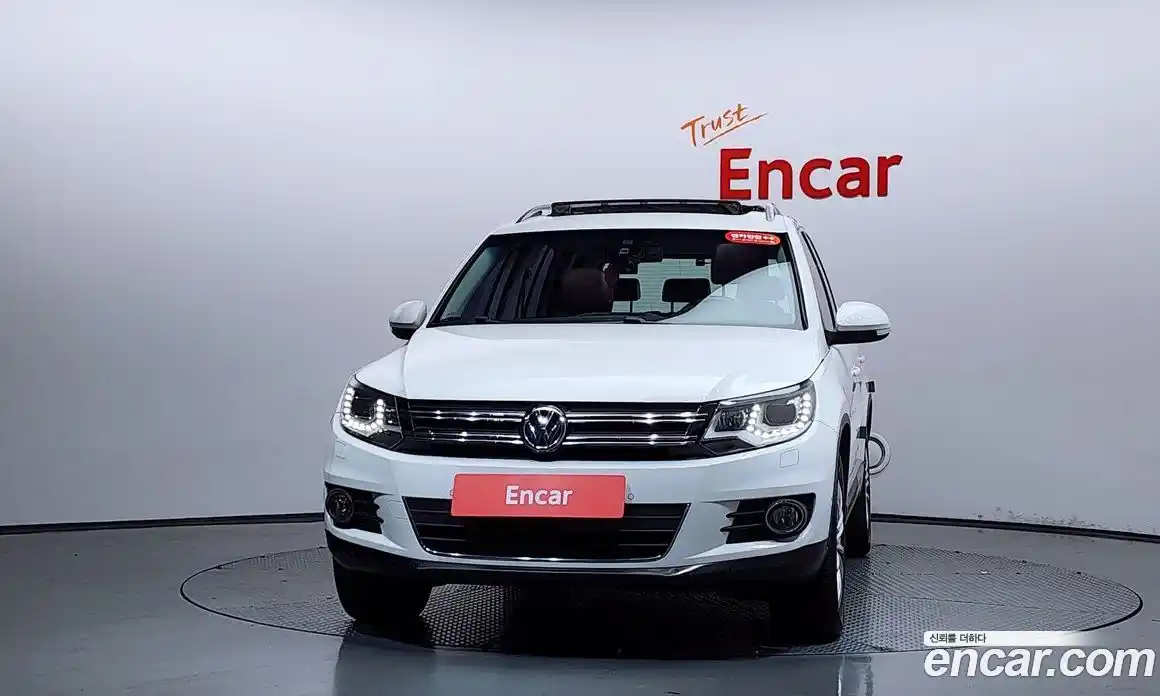 Volkswagen Tiguan 2012 2.0 автомат (гидро), фото 2