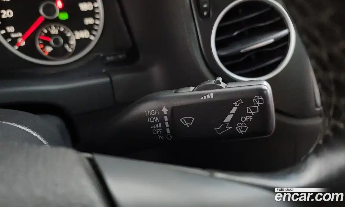 Volkswagen Tiguan 2012 2.0 автомат (гидро), фото 29