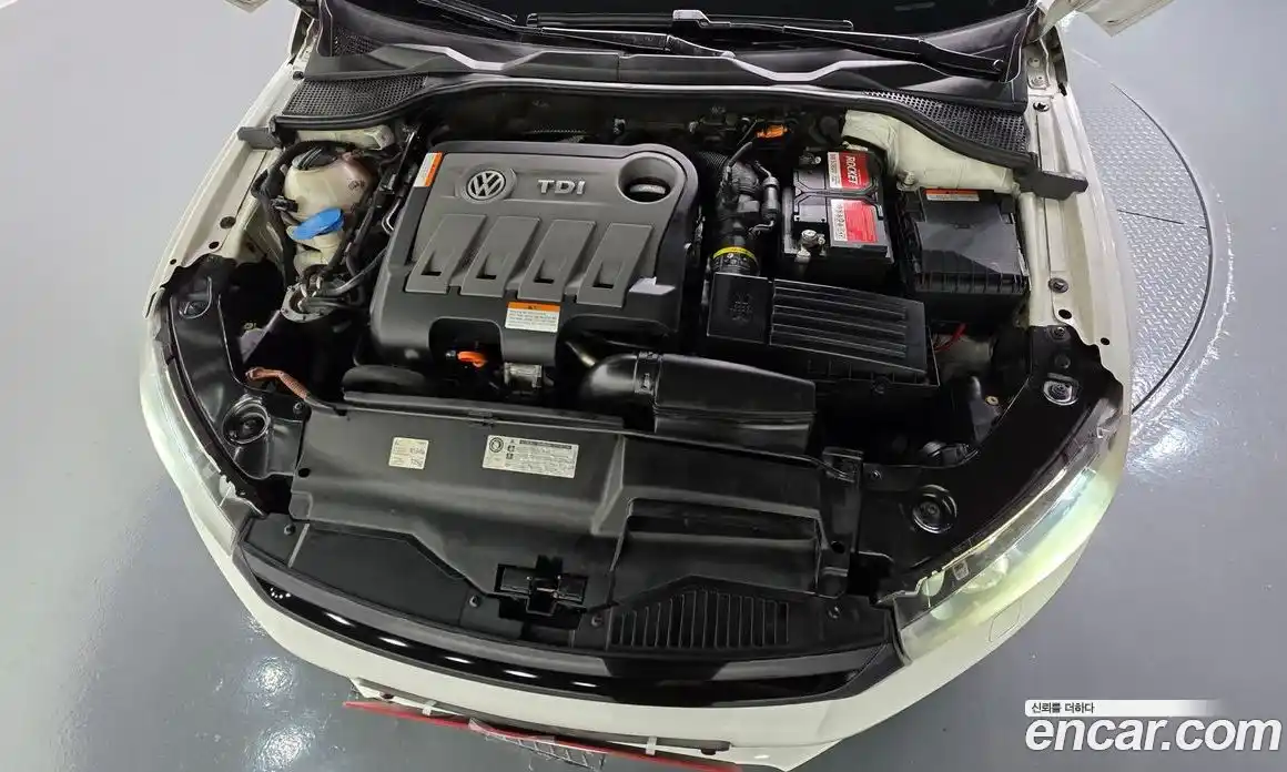 Volkswagen Scirocco 2012 2.0 автомат (гидро), фото 6