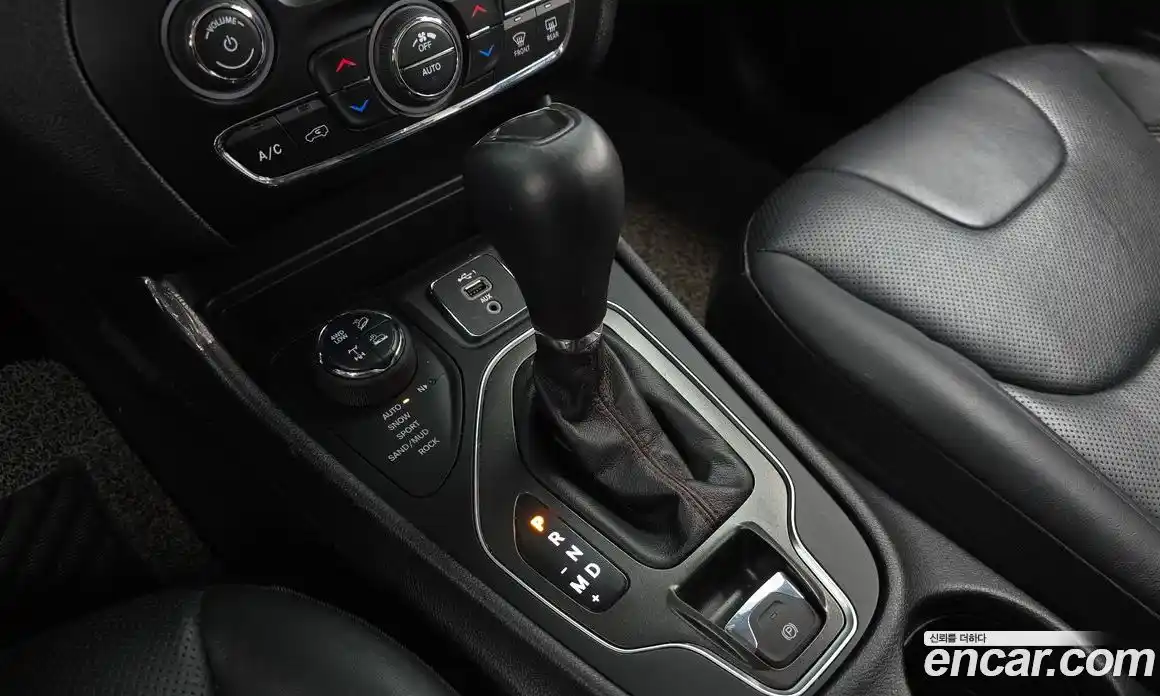Jeep Cherokee 2020 3.2 автомат (гидро), фото 12