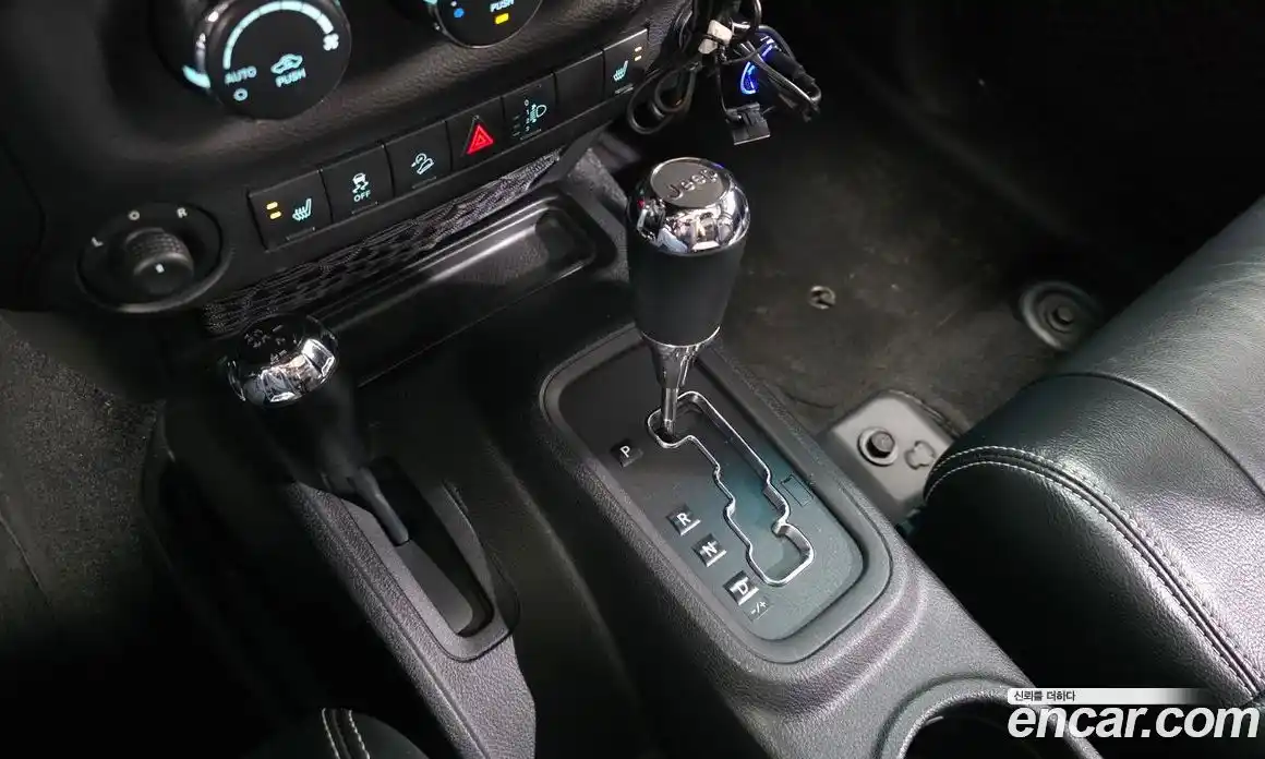 Jeep Wrangler 2012 2.8 автомат (гидро), фото 9