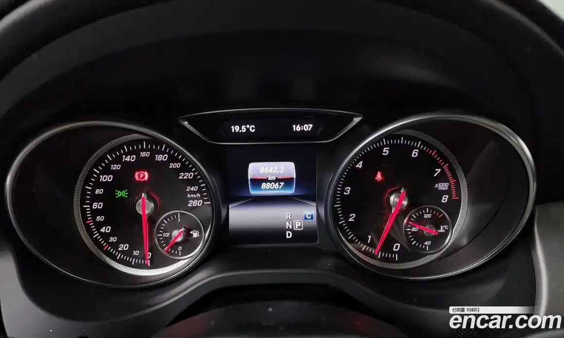 Mercedes-Benz GLA-Class 2018 2.0 гидро, фото 11 Mercedes-Benz GLA-Class 2018 2.0 гидро, фото 11