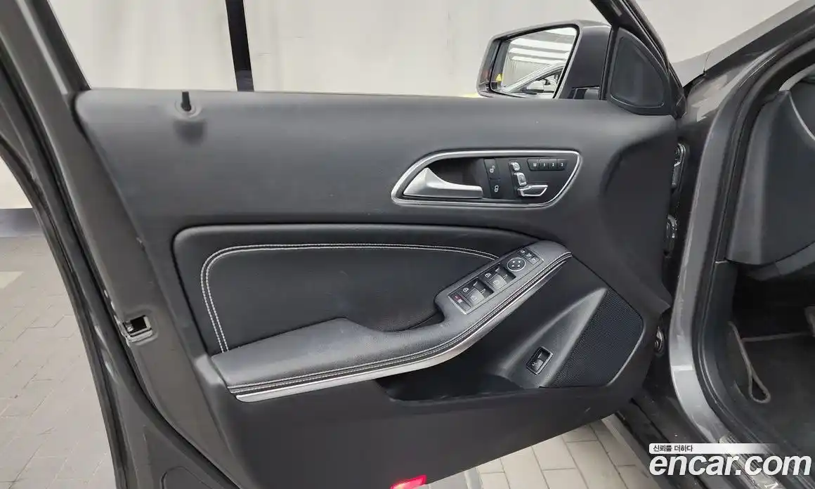 Mercedes-Benz GLA-Class 2018 2.0 гидро, фото 14 Mercedes-Benz GLA-Class 2018 2.0 гидро, фото 14