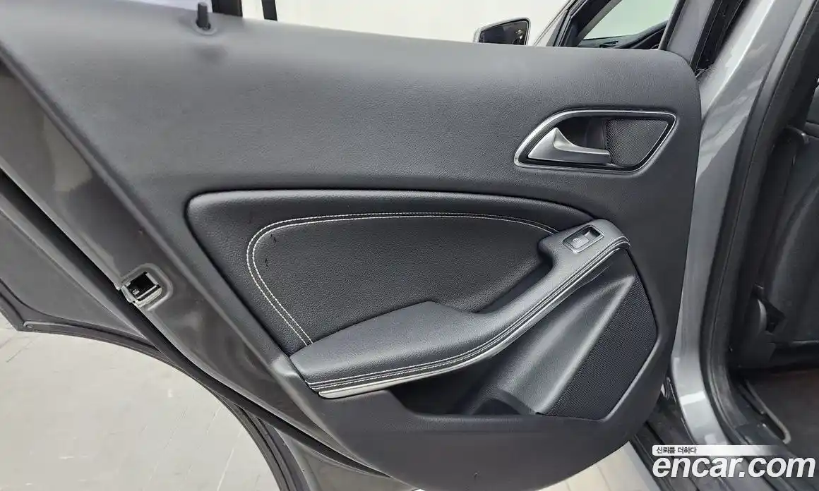 Mercedes-Benz GLA-Class 2018 2.0 гидро, фото 15 Mercedes-Benz GLA-Class 2018 2.0 гидро, фото 15