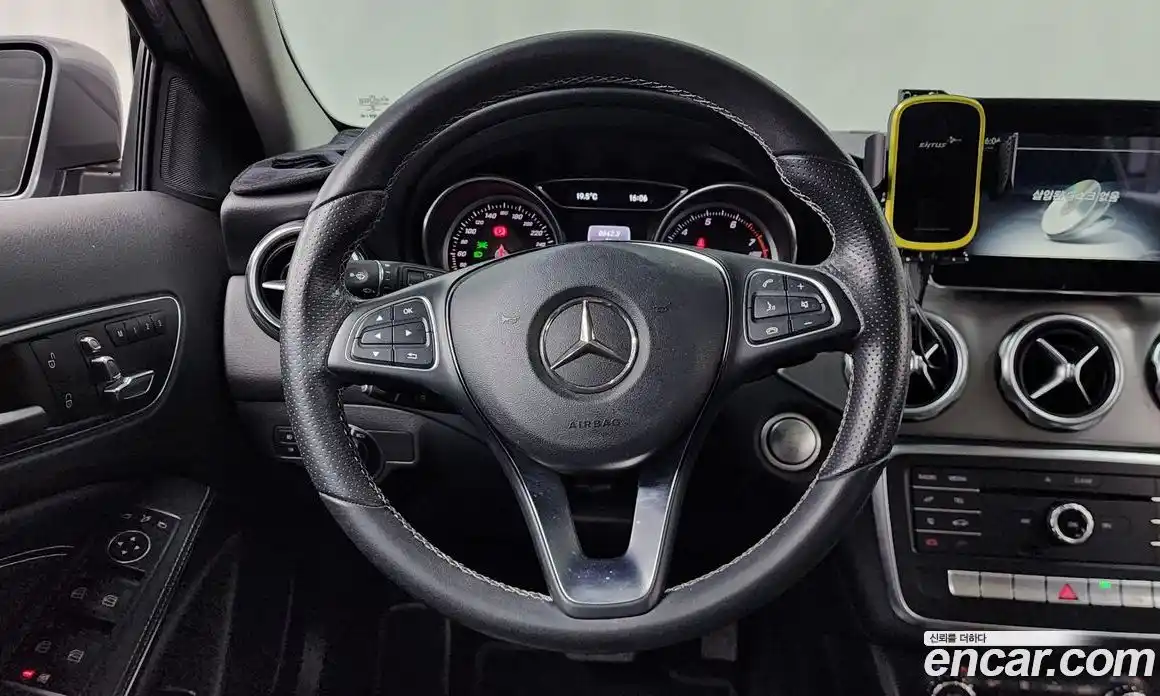 Mercedes-Benz GLA-Class 2018 2.0 гидро, фото 19 Mercedes-Benz GLA-Class 2018 2.0 гидро, фото 19