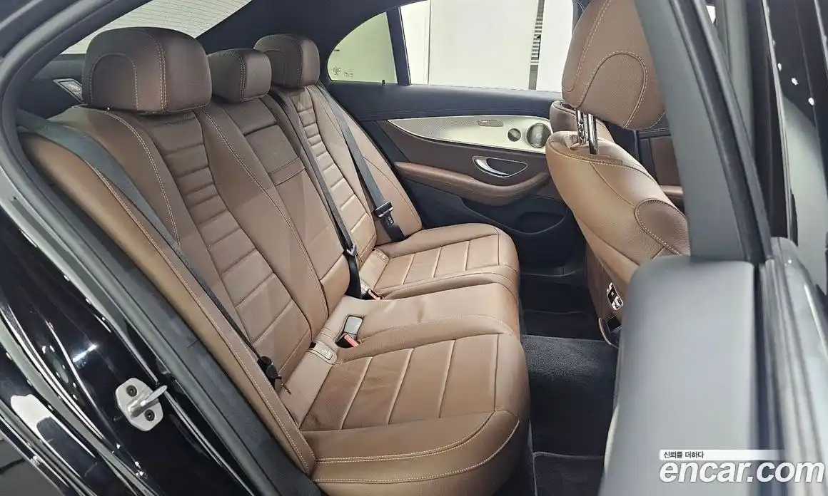 Mercedes-Benz E-Class 2021 2.0 автомат (гидро), фото 17