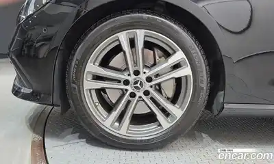 Mercedes-Benz E-Class 2021 2.0 автомат (гидро), миниатюра 5