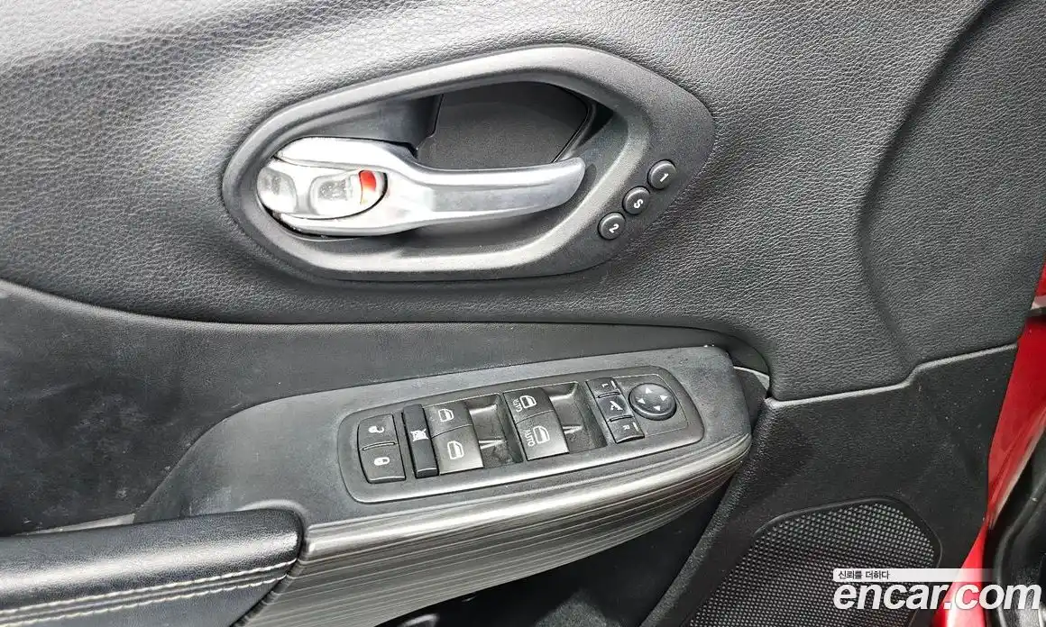 Jeep Cherokee 2015 2.0 автомат (гидро), фото 20
