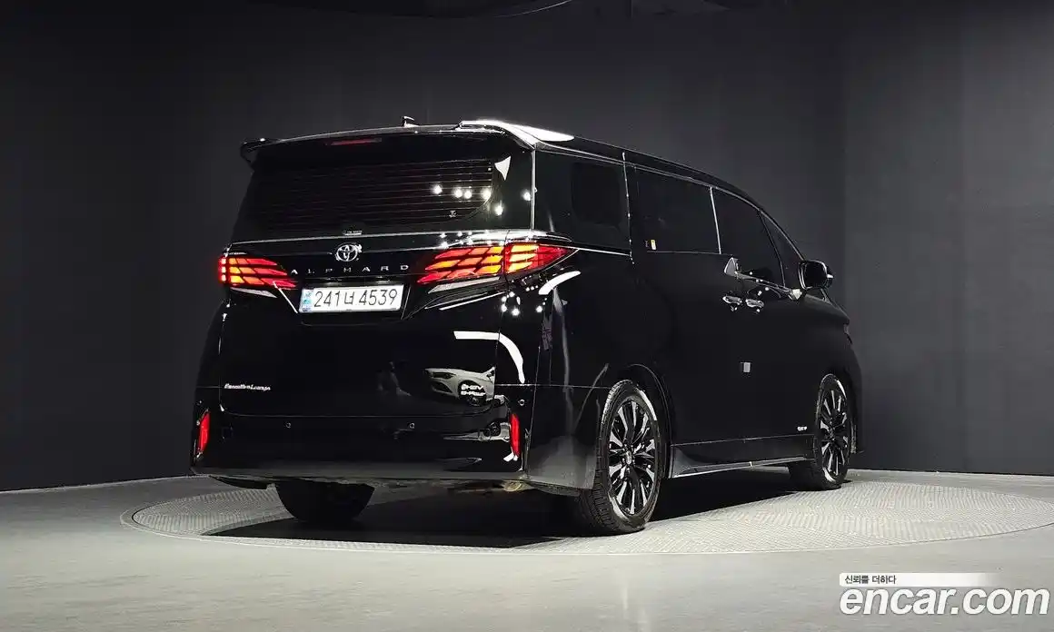 Toyota Alphard 2024 2.5 автомат (гидро), фото 2 Toyota Alphard 2024 2.5 автомат (гидро), фото 2