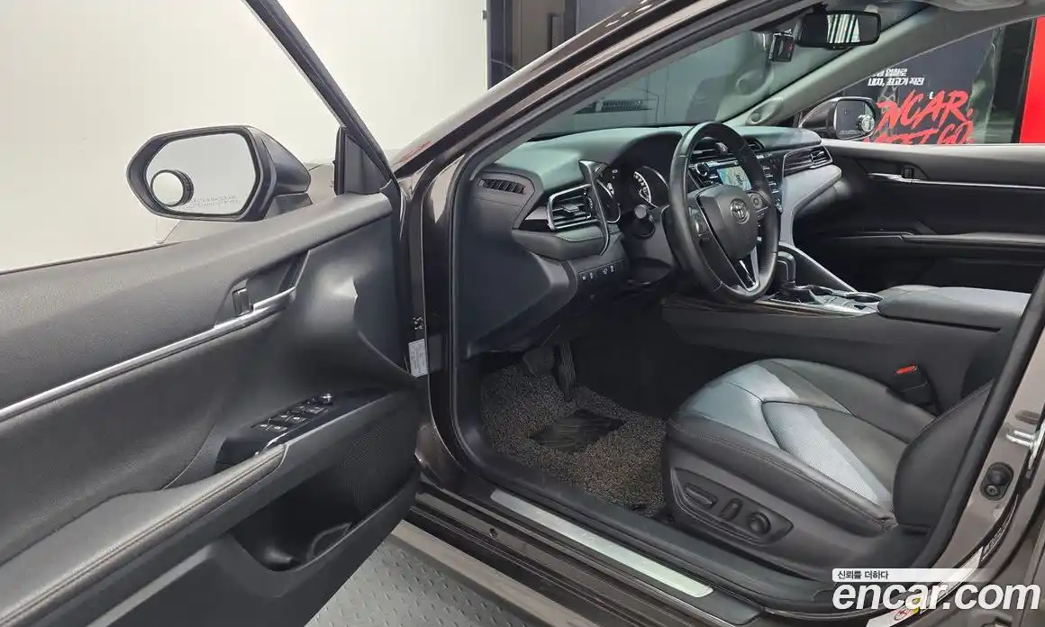 Toyota Camry 2018 2.5 автомат (гидро), фото 10 Toyota Camry 2018 2.5 автомат (гидро), фото 10