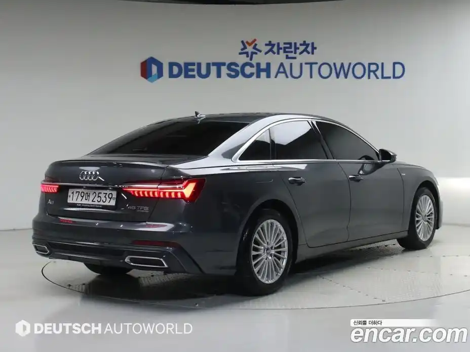 Audi A6 2019 2.0 автомат (гидро), фото 2