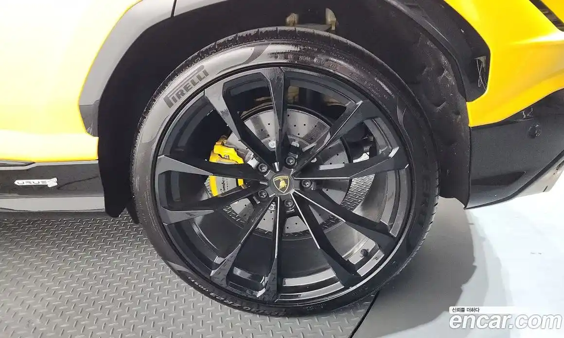 Lamborghini Urus 2023 4.0 автомат (гидро), фото 7 Lamborghini Urus 2023 4.0 автомат (гидро), фото 7