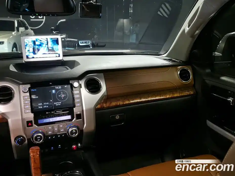 Toyota Tundra 2020 5.7 автомат (гидро), фото 15 Toyota Tundra 2020 5.7 автомат (гидро), фото 15
