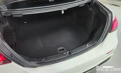 Mercedes-Benz E-Class 2022 1.9 автомат (гидро), миниатюра 12