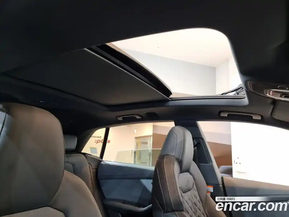 Audi Q8 2024 3.0 автомат (гидро), фото 20