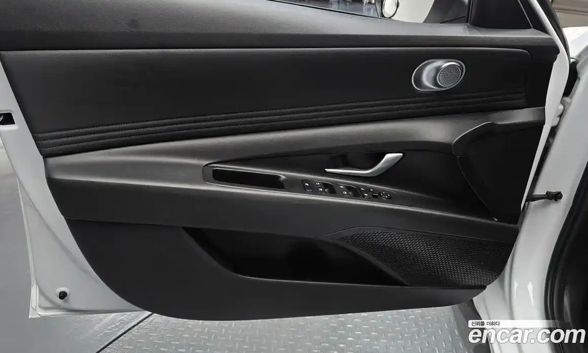 Hyundai Avante 2023 1.6 автомат (гидро), фото 14