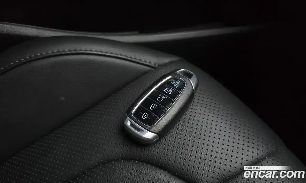 Hyundai Avante 2023 1.6 автомат (гидро), фото 23