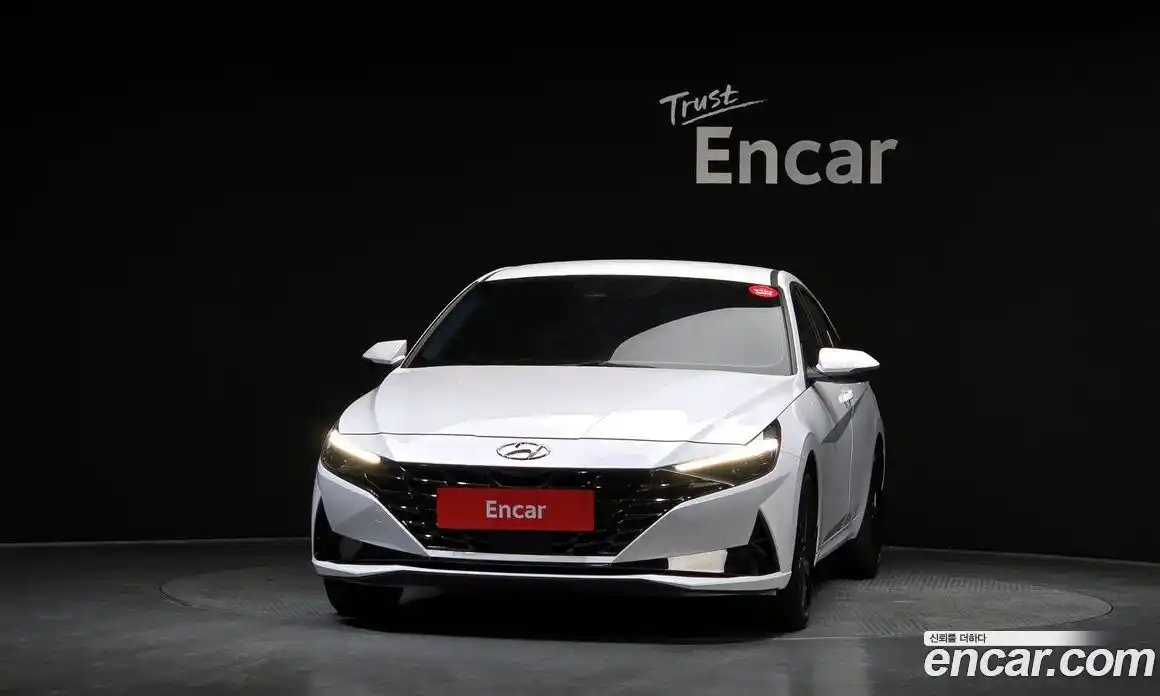 Hyundai Avante 2023 1.6 автомат (гидро), фото 3