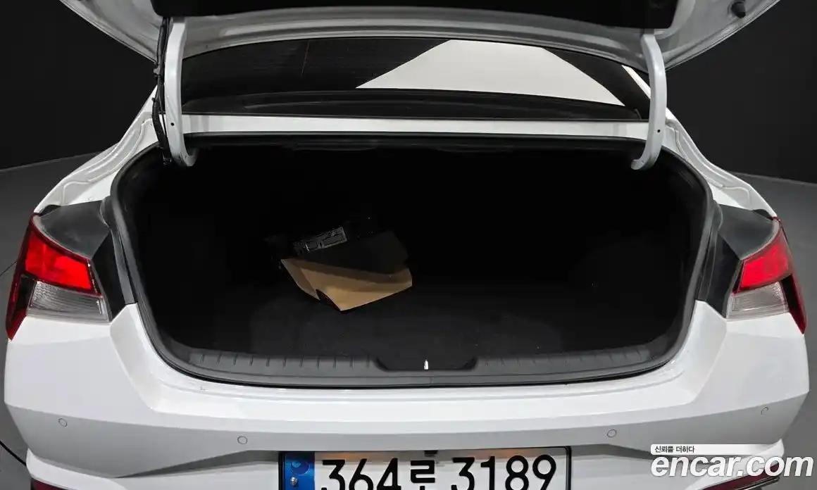Hyundai Avante 2023 1.6 автомат (гидро), фото 32