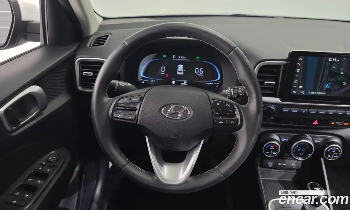 Hyundai Venue 2023 1.6 автомат (гидро), фото 13