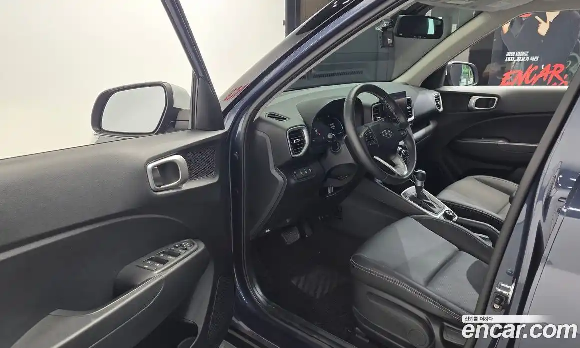 Hyundai Venue 2023 1.6 автомат (гидро), фото 10