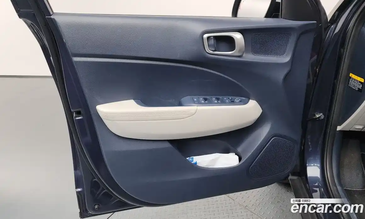 Hyundai Venue 2019 1.6 автомат (гидро), фото 14
