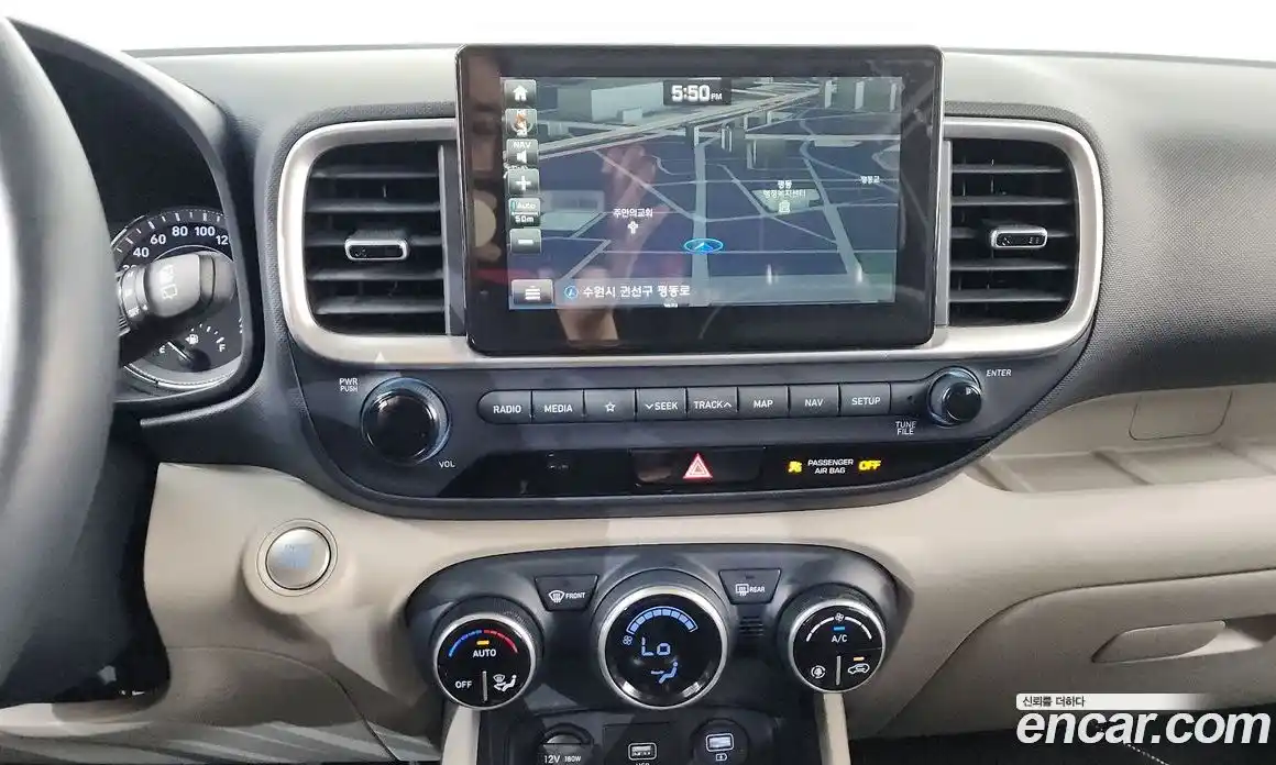 Hyundai Venue 2019 1.6 автомат (гидро), фото 18