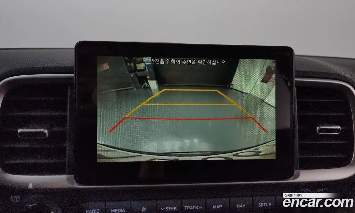 Hyundai Venue 2019 1.6 автомат (гидро), фото 20