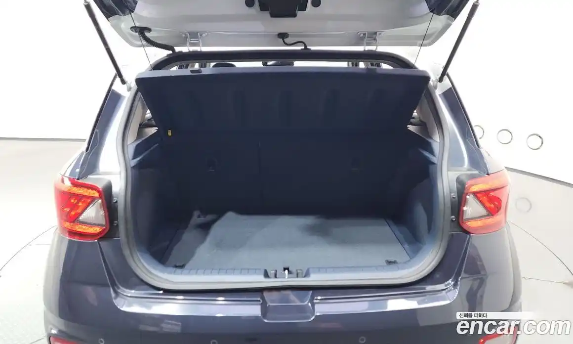 Hyundai Venue 2019 1.6 автомат (гидро), фото 23