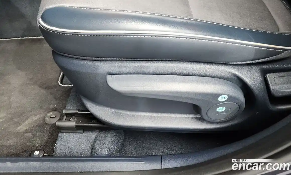 Hyundai Venue 2019 1.6 автомат (гидро), фото 31