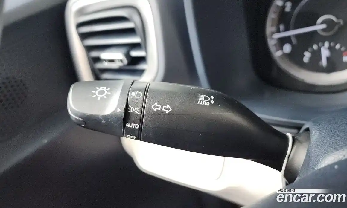 Hyundai Venue 2019 1.6 автомат (гидро), фото 33