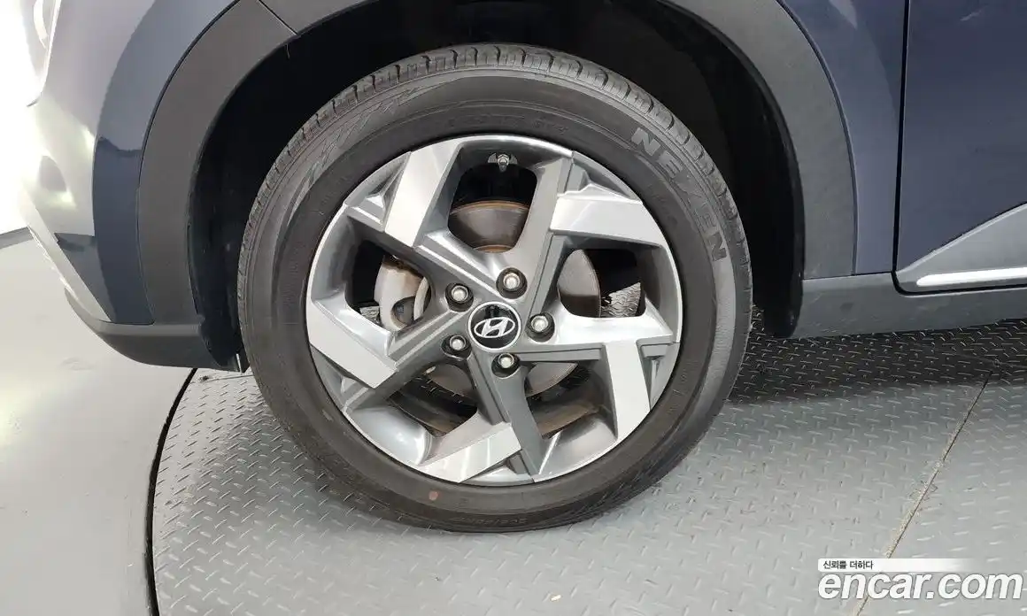 Hyundai Venue 2019 1.6 автомат (гидро), фото 5