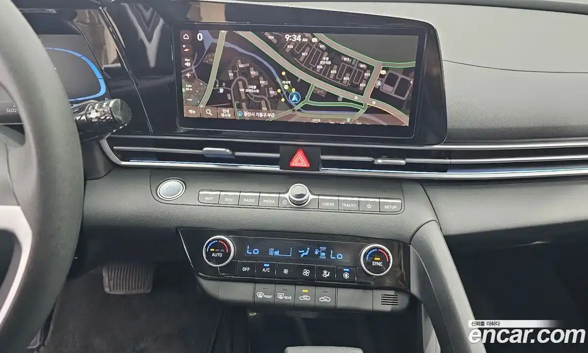Hyundai Avante 2023 1.6 автомат (гидро), фото 13