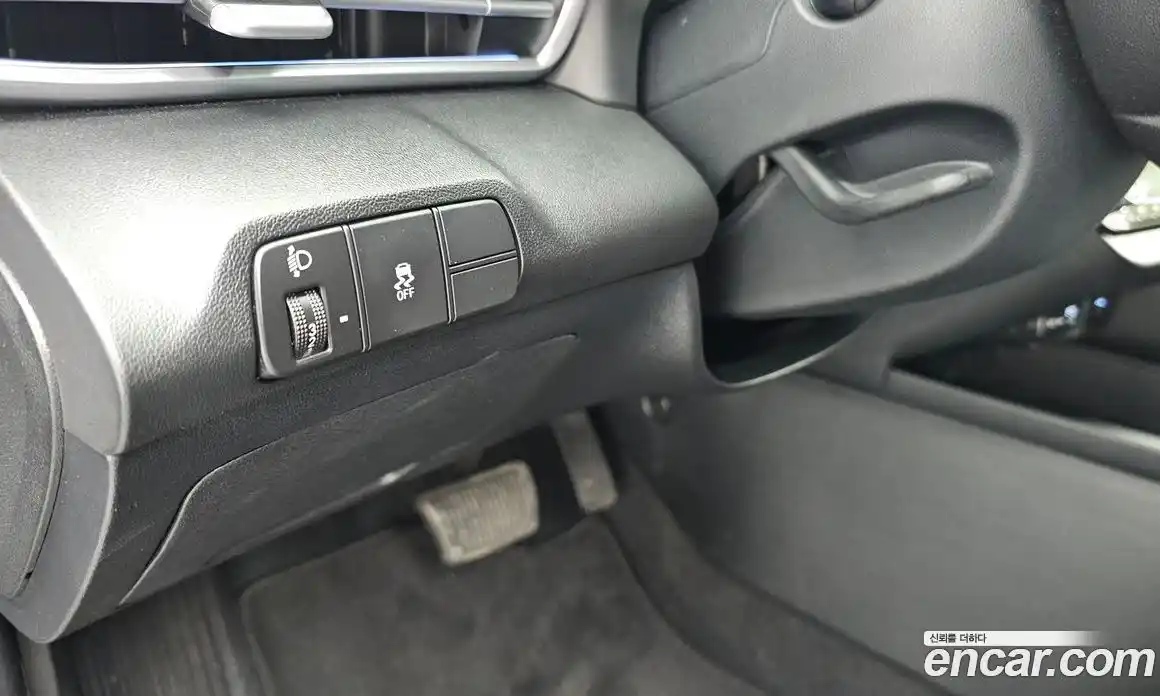 Hyundai Avante 2023 1.6 автомат (гидро), фото 18