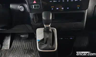 Hyundai Staria 2023 2.2 автомат (гидро), миниатюра 11