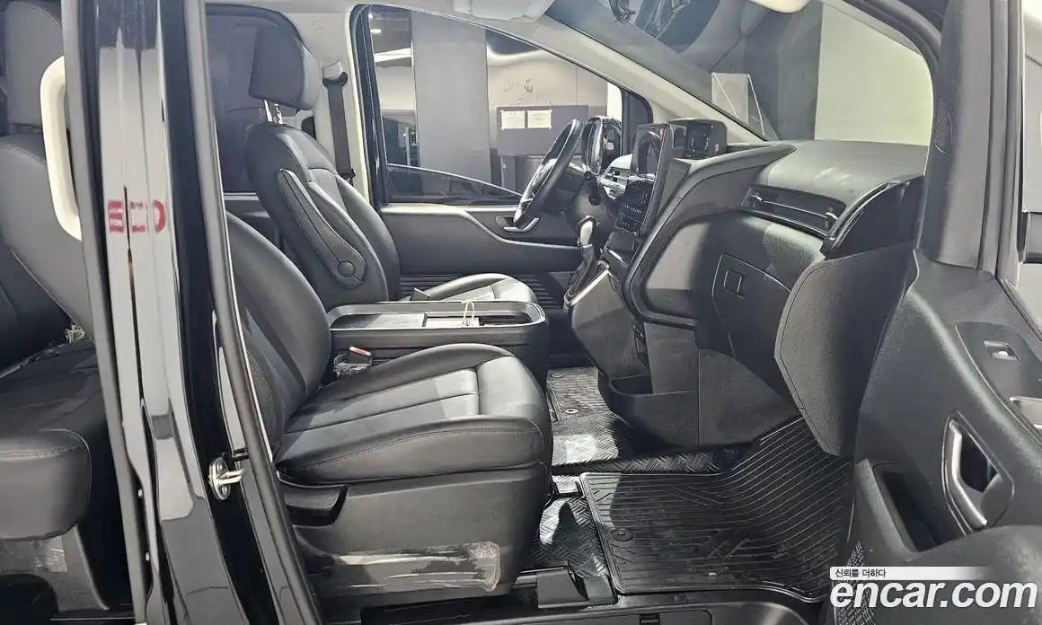 Hyundai Staria 2023 2.2 автомат (гидро), фото 15