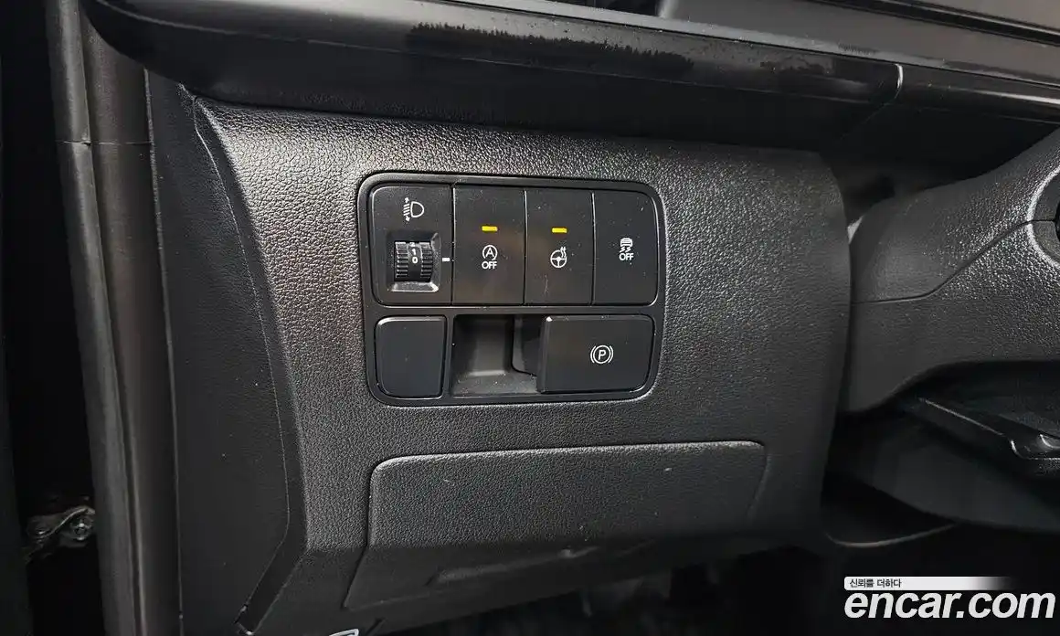Hyundai Staria 2023 2.2 автомат (гидро), фото 21