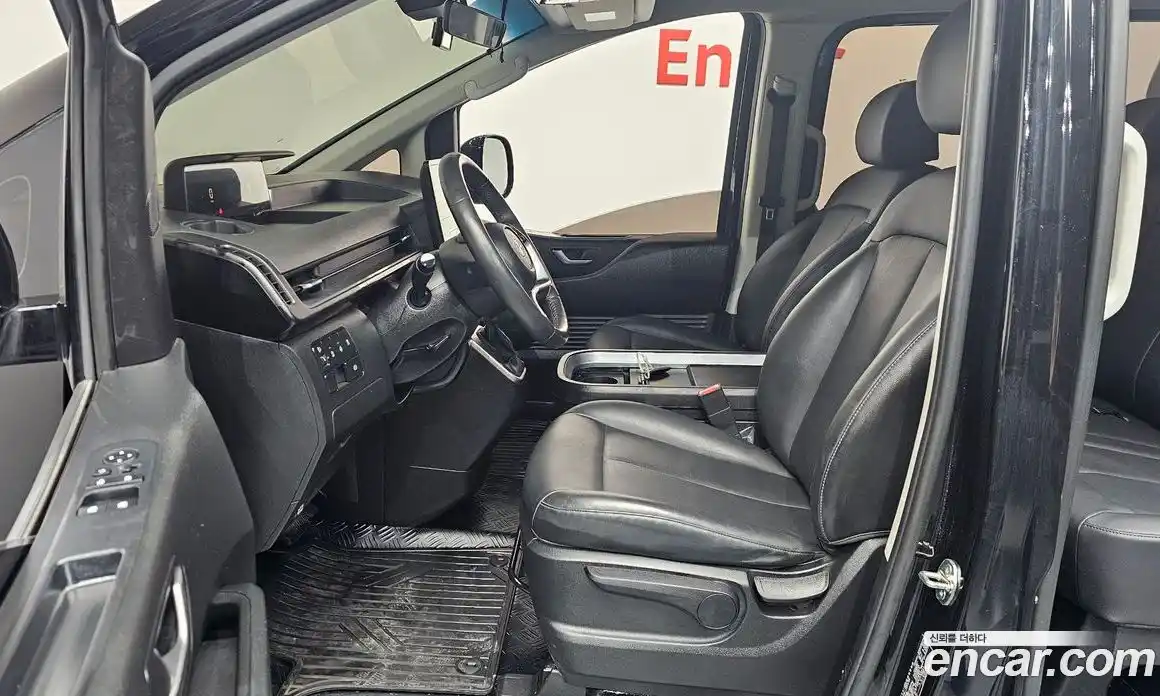 Hyundai Staria 2023 2.2 автомат (гидро), фото 27
