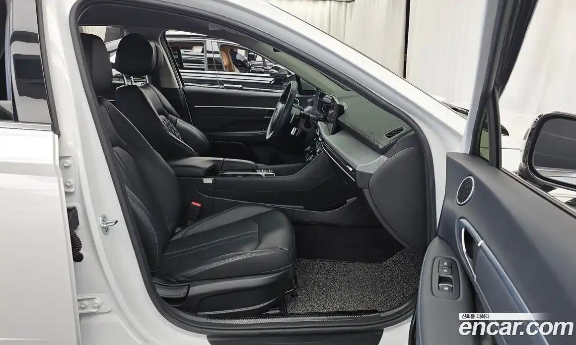 Hyundai Sonata 2024 2.0 автомат (гидро), фото 11