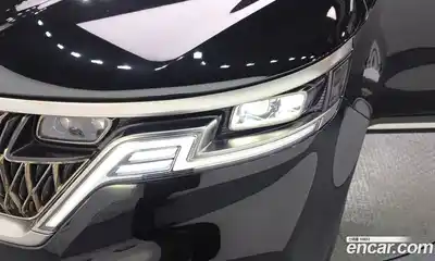 Kia Carnival 2023 2.2 автомат (гидро), миниатюра 8