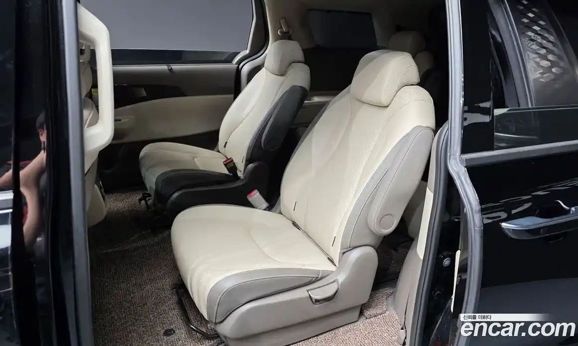 Kia Carnival 2024 2.2 автомат (гидро), фото 16