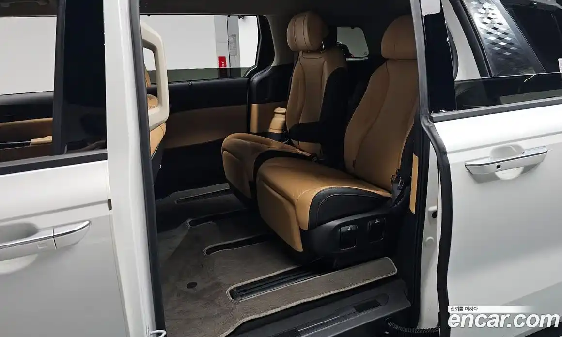 Kia Carnival 2023 2.2 автомат (гидро), фото 16