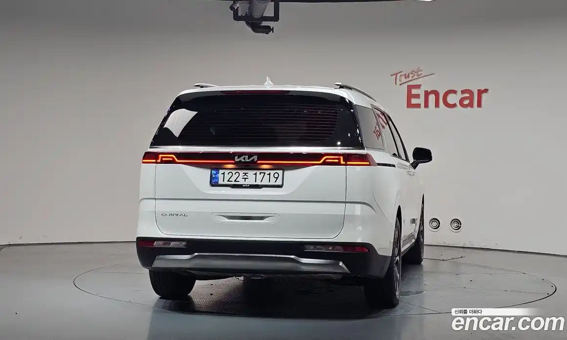 Kia Carnival 2023 2.2 автомат (гидро), фото 3