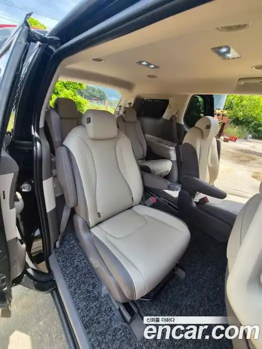 Kia Carnival 2025 1.6 автомат (гидро), фото 13