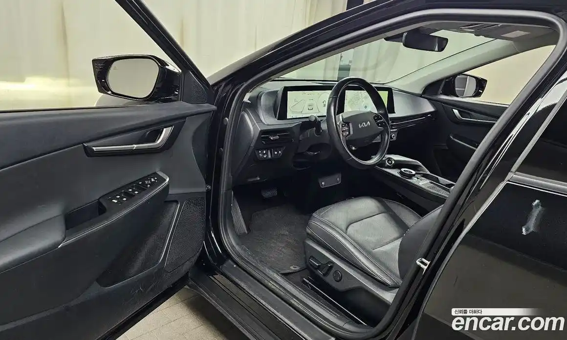 Kia EV6 2023 0.1 автомат (гидро), фото 13