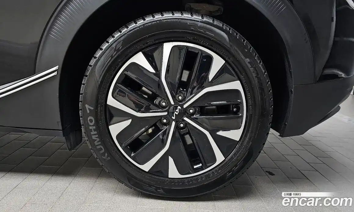 Kia EV6 2023 0.1 автомат (гидро), фото 7