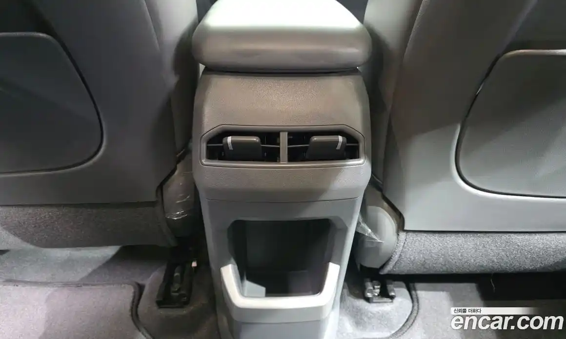 Kia EV3 2024 0.2 автомат (гидро), фото 28